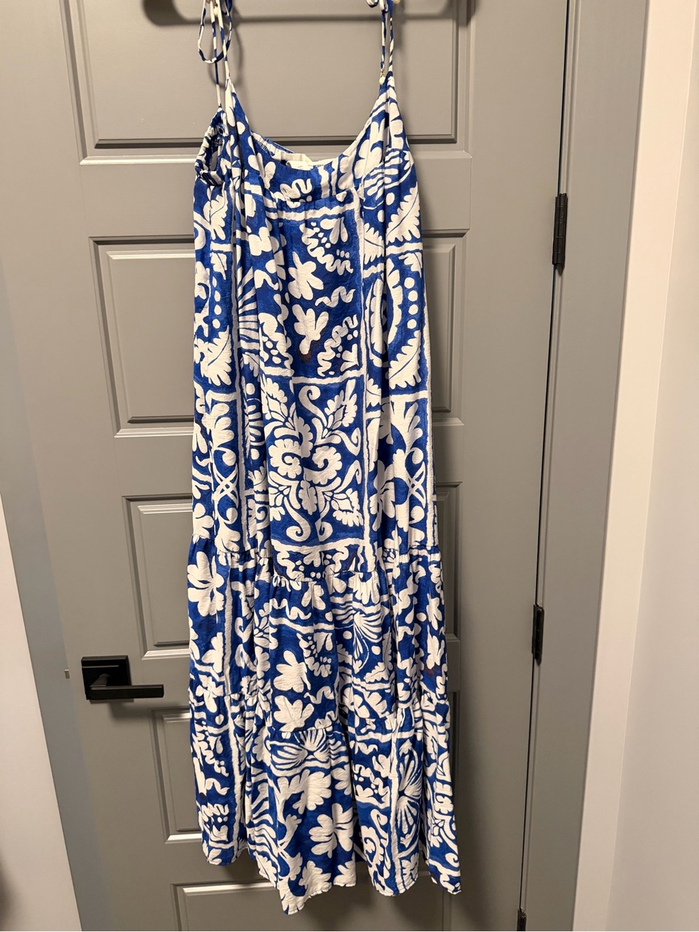 H&M Blue and White Patterned Maxi Dress LARGE